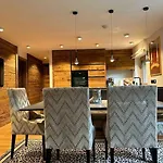 Spa, Sport & Luxury Ski-in Ski-out דירה *