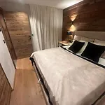 Spa, Sport & Luxury Ski-in Ski-out דירה *